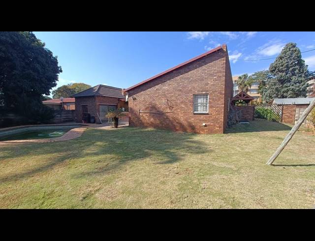 4 BEDROOM HOUSE FOR SALE IN SINOVILLE